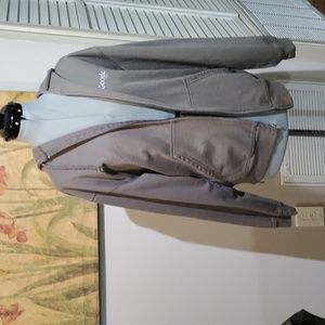 Zip up hooded jacket size large 722GW1